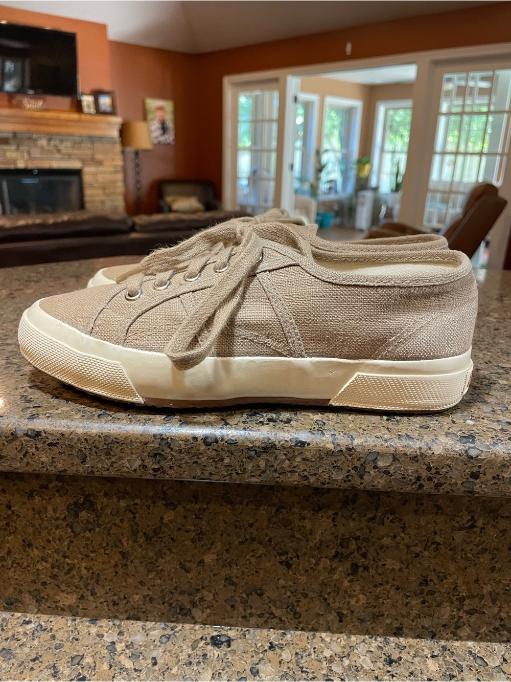 Eddie Bauer Yute Tan Canvas Low-Top Lace-Up Sneakers Womens Sz 7 Casual Outdoor